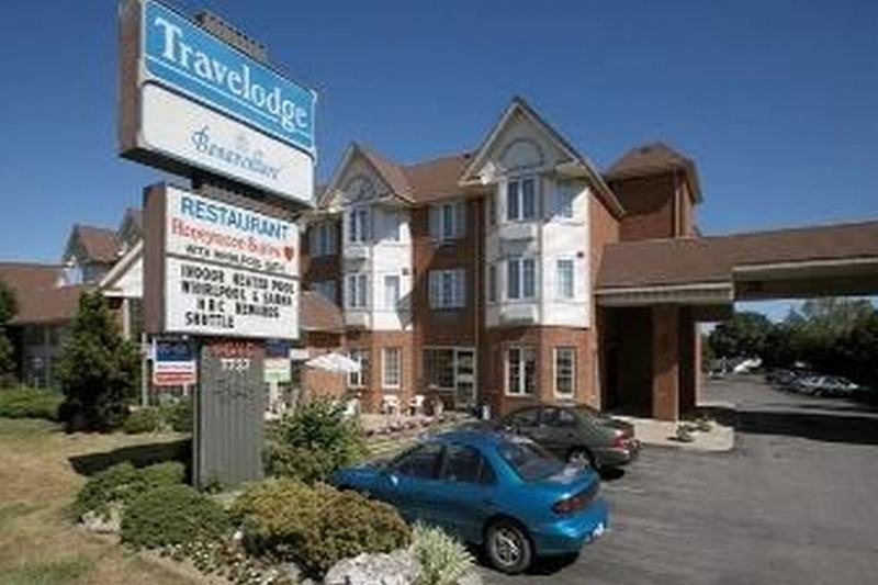 Travelodge By Wyndham Niagara Falls Lundys Lane Exterior foto